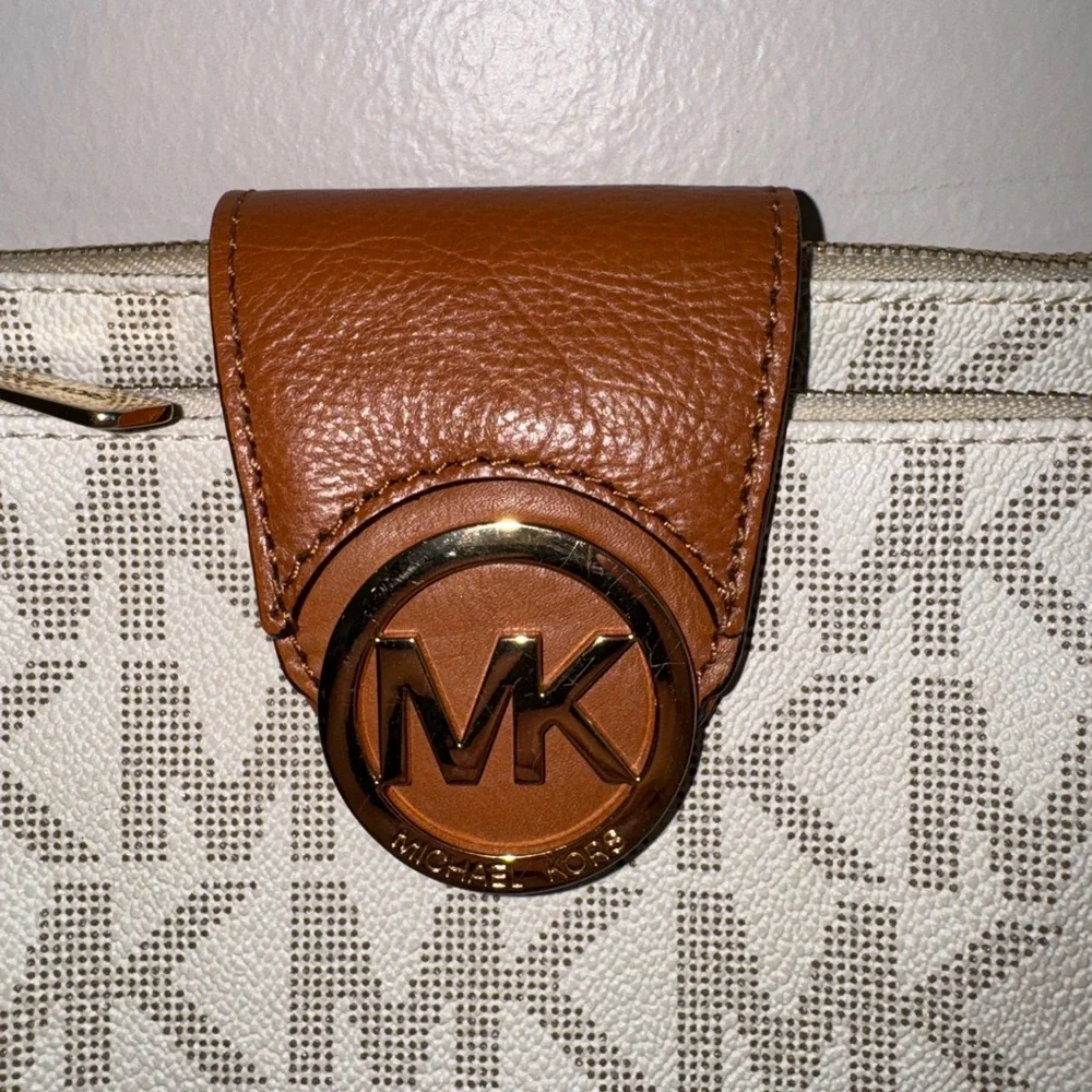 Michael Kors vanilla/brown leather Signature Fulton Monogram crossbody bag